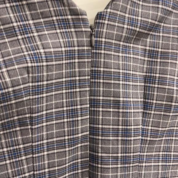 Stunning MUXXN sheath pencil dress. Very stretchy! - Picture 5 of 7